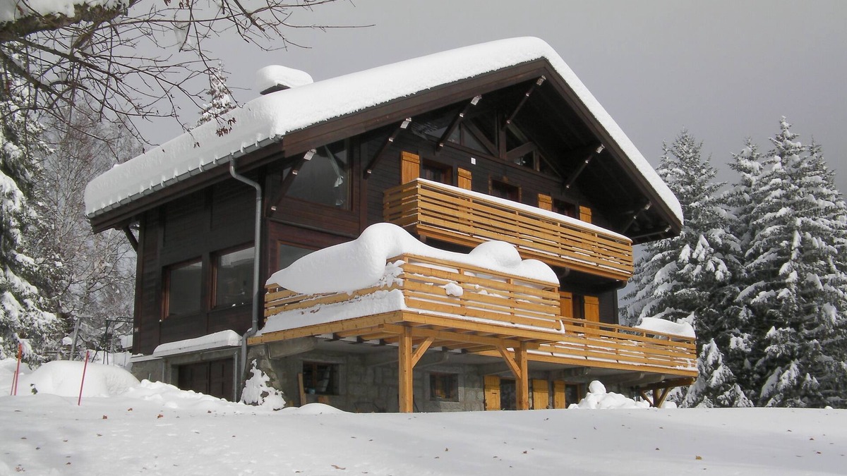 Montroc Ski Chalet | Argentiere: Argentiere/Chamonix- Near slopes- Hot tub - Stunning views