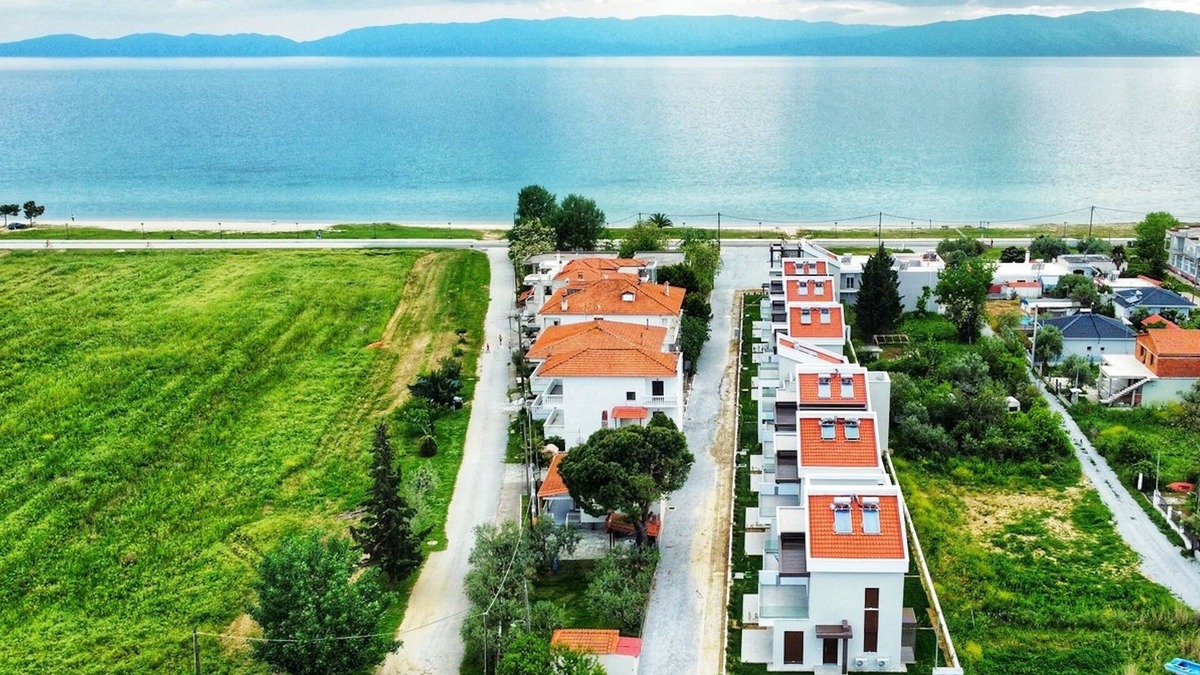 Paralia Ofryniou Villa | Argilos & Argilos Residential Complexes-Three - Bedroom Triplex with Garden