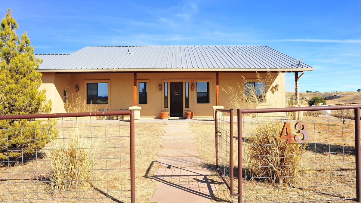 Sonoita House | Arizona wine country getaway - spacious 3 bedroom - 2.5 bath home near wineries