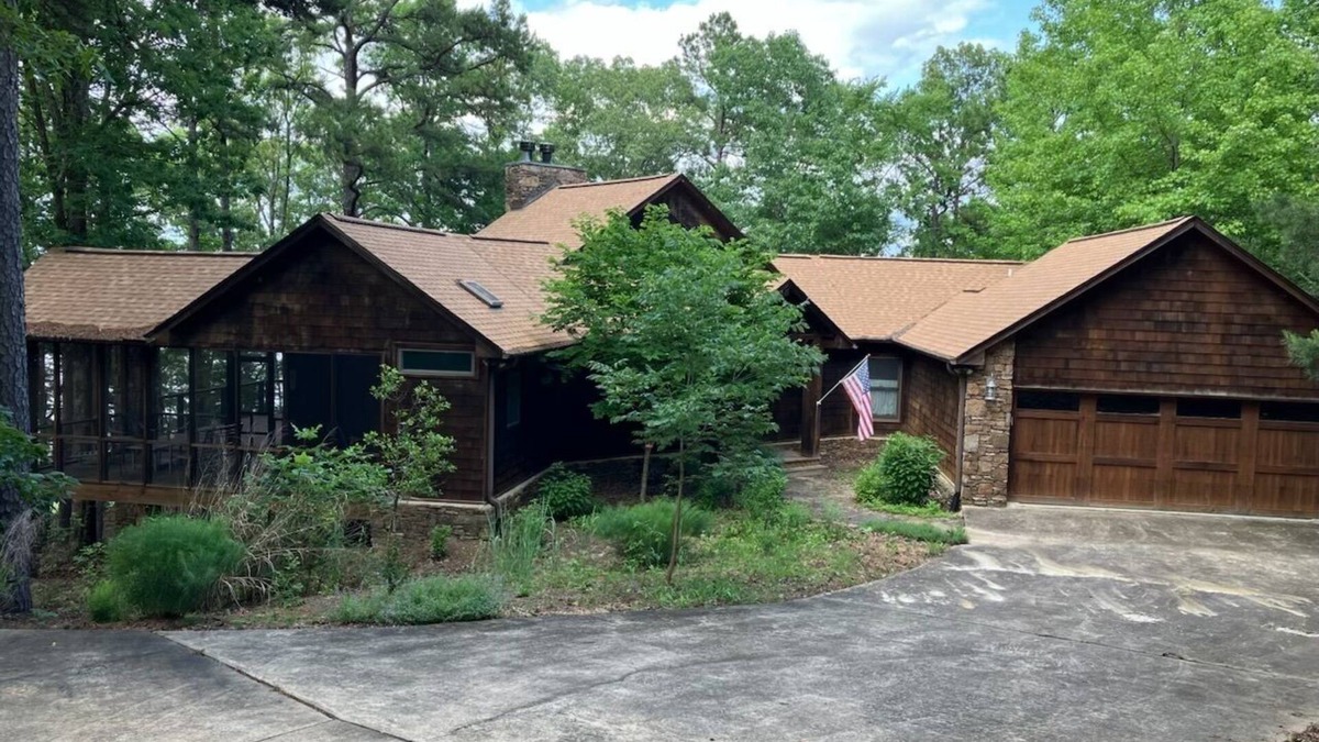 Quitman House | Arkansas Lakefront Hideaway