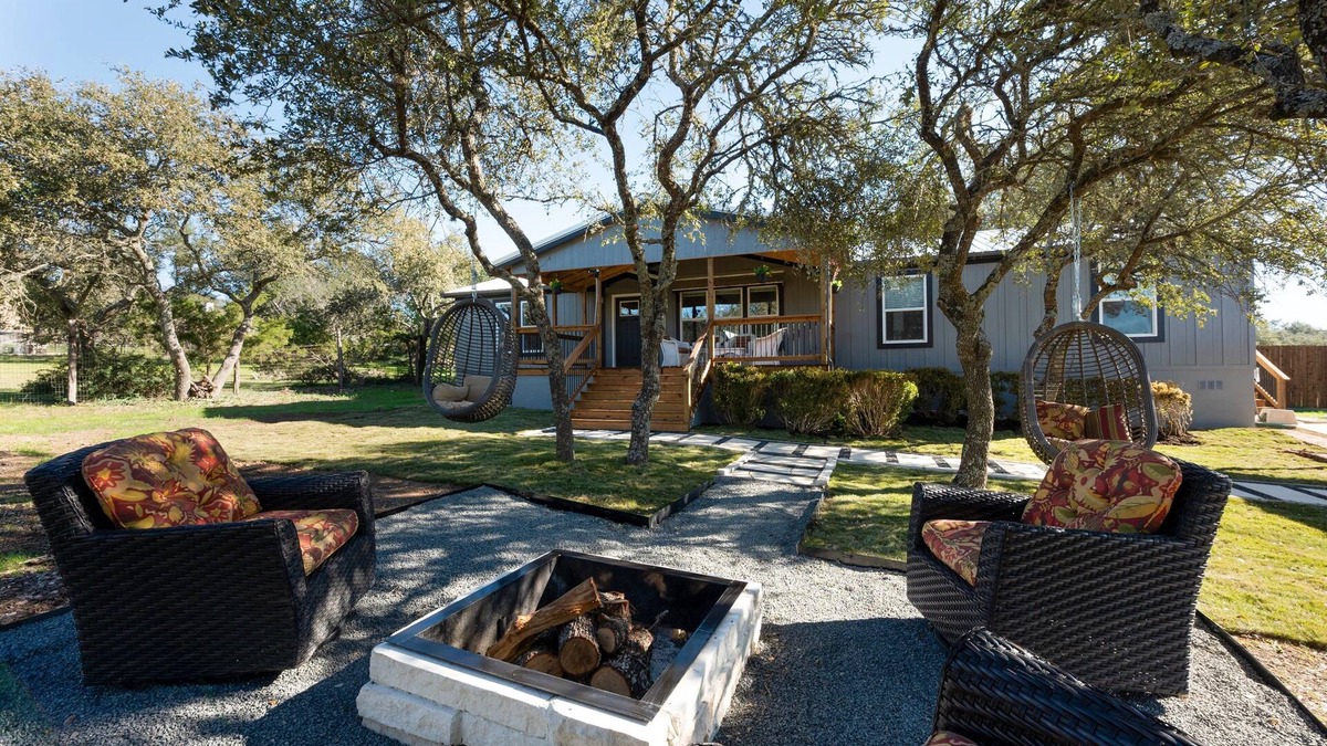 Austin House | Arlo Next to Charming and Cozy Hill-Country Haven