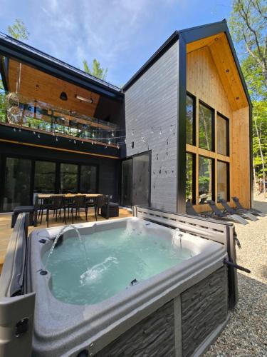Cantley Ski Chalet | Armoni Ski & Spa