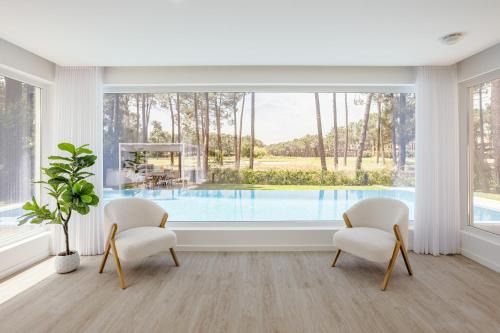 Charneca de Caparica e Sobreda Villa | Aroeira Modern Grand Villa With Pool by Homing