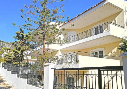 Karakiani House | AROKARIA HOUSE