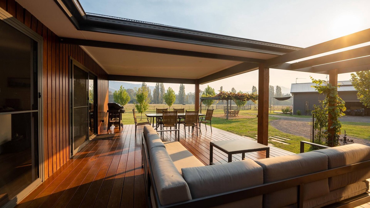 Goughs Bay House | AROONA FLATS - Modern Home On Acerage With Private River Frontage