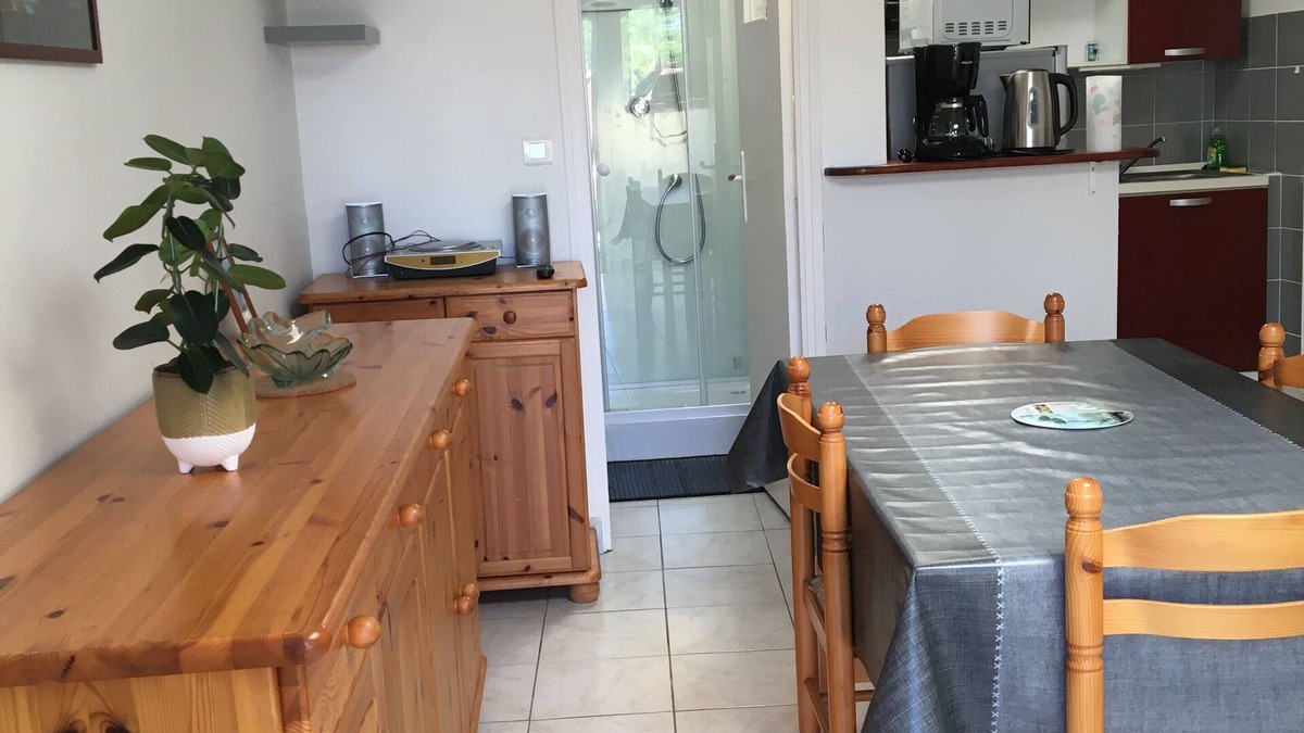 Arradon Apartment | ARRADON, pleasant ground floor apartment - 10 minutes from the beach