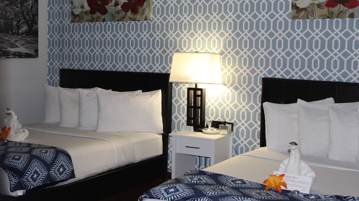 Sundance Hotel | Arrowhead Motel