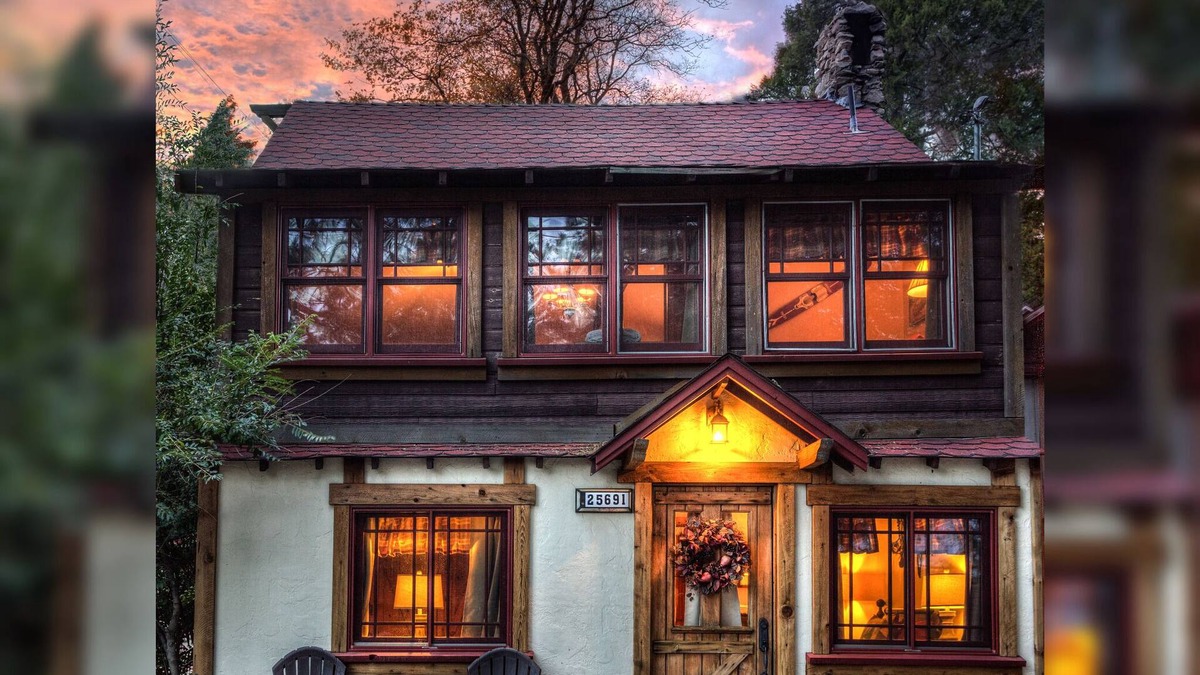 Twin Peaks Hotel | Arrowhead Pine Rose Cabins