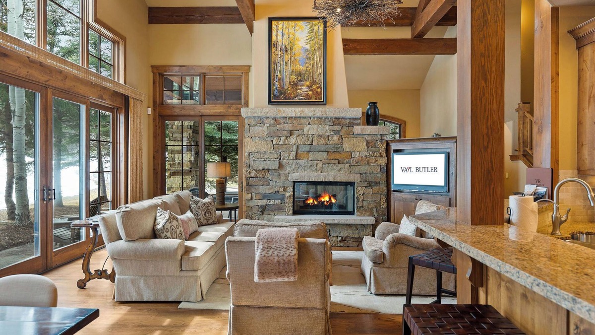 Edwards House | Arrowhead Retreat by Vail Butler - Walk to Lift!