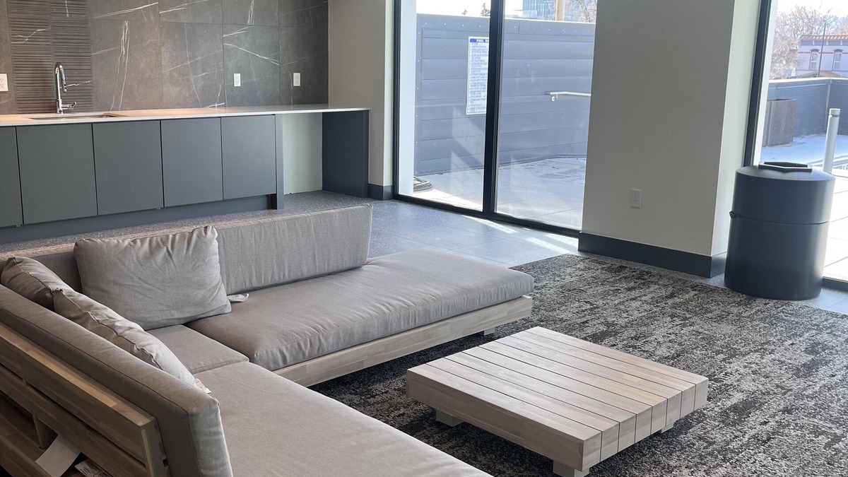 Lincoln Park Apartment | Art District Retreat: Studio Getaway
