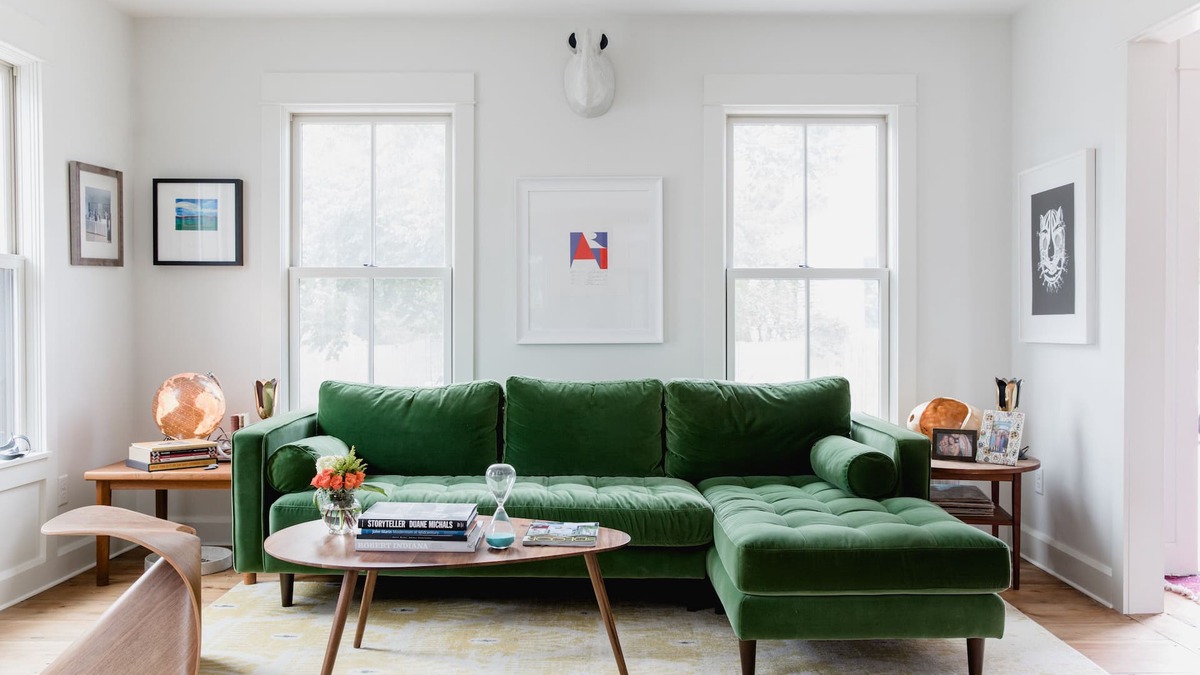 East End House | Art Filled East End Home a short walk to waterfront, restaurants and shops