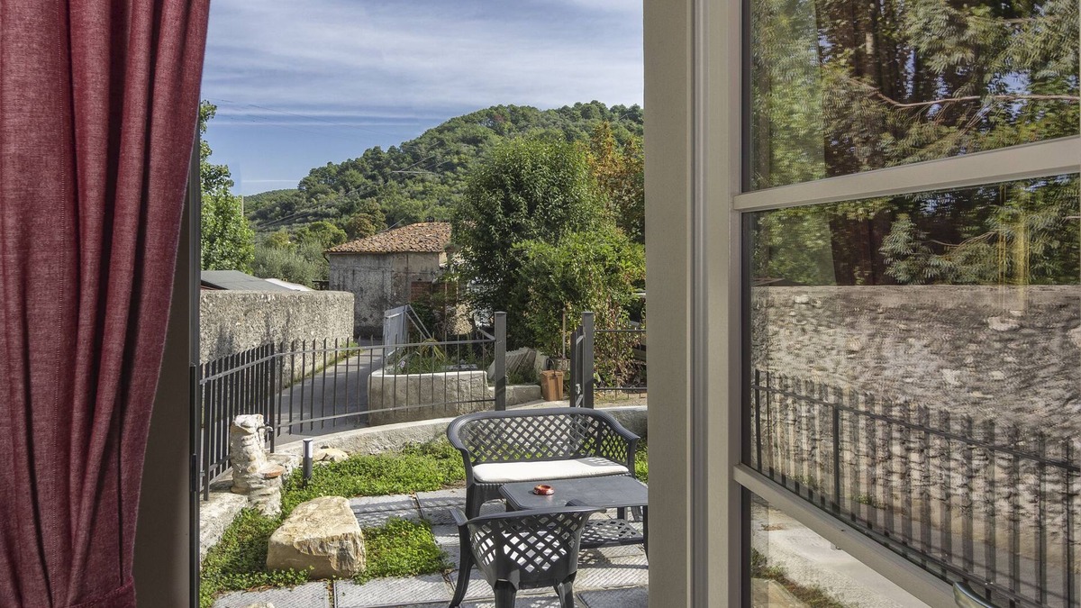 Vorno House | Art Gallery B&B