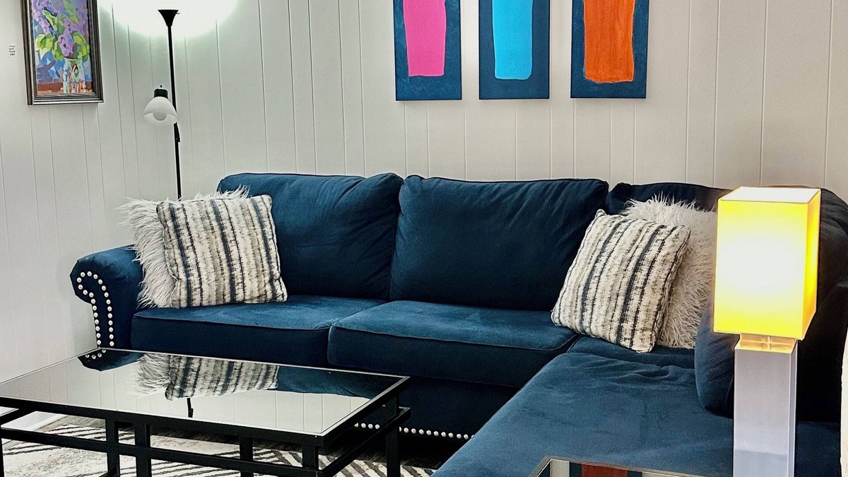 Johnson City House | Art Haven Unit 1. Close to everything!