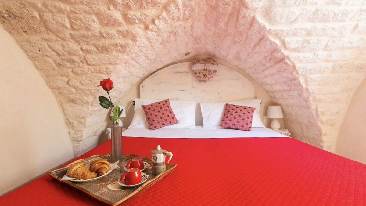 Ostuni House | "Art on Stone" house
