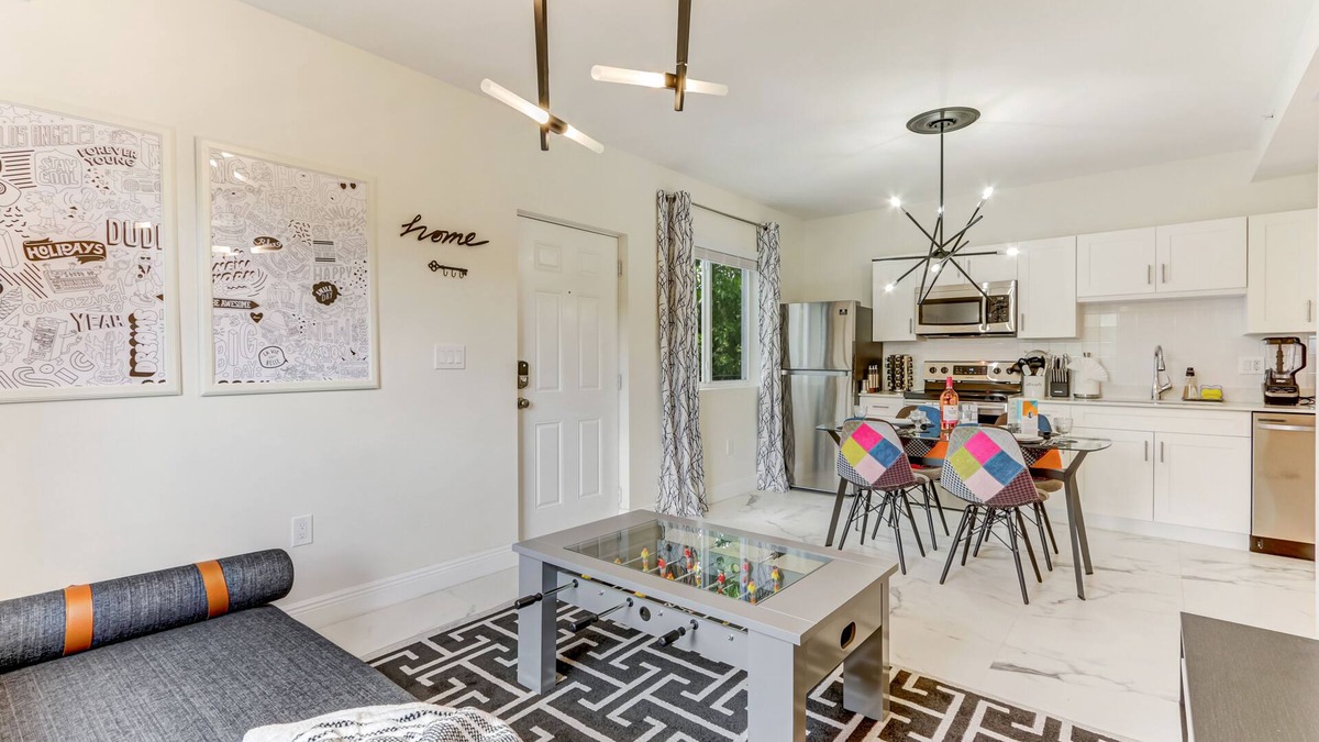 Wynwood Art District Apartment | ArTease 3: Walk to Wynwood & Design District