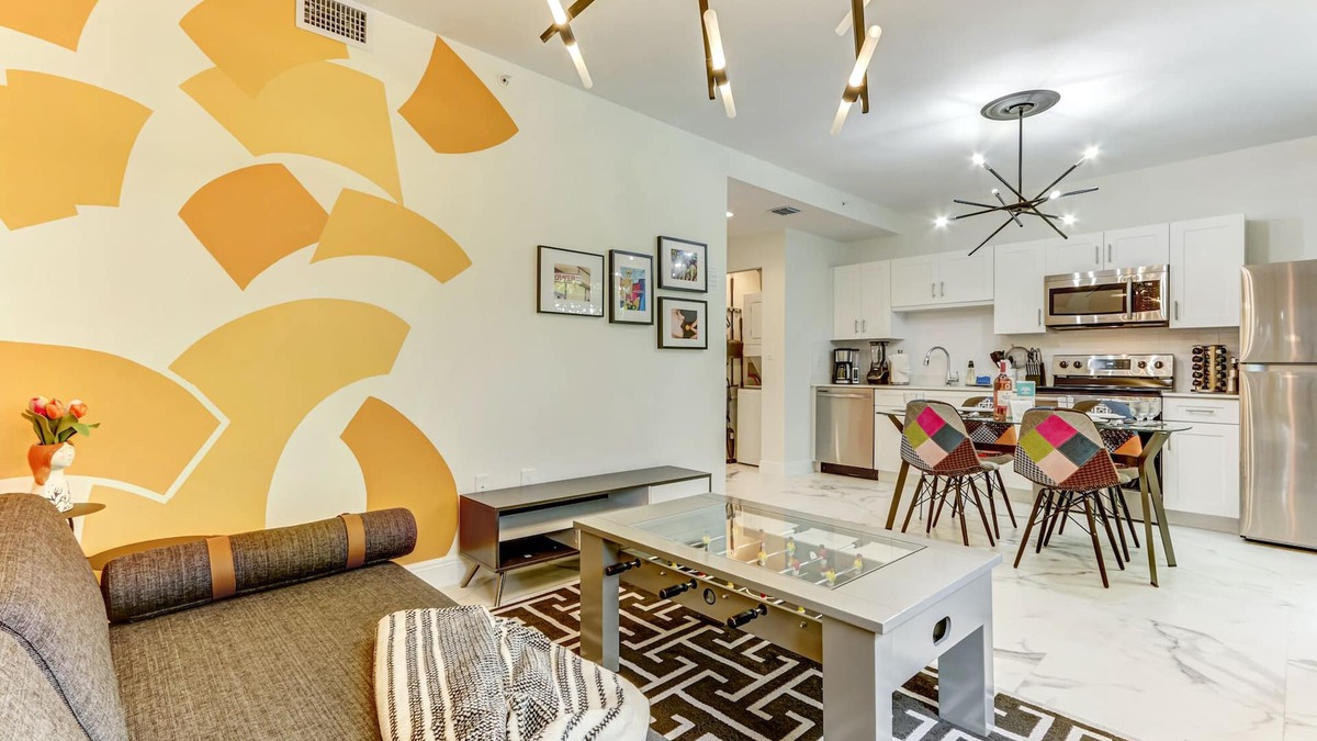 Wynwood Art District Apartment | ArTease 4: Walk to Wynwood & Design District