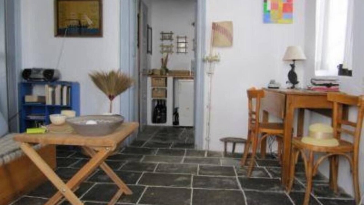 Apollonia House | Artemonas: House with character