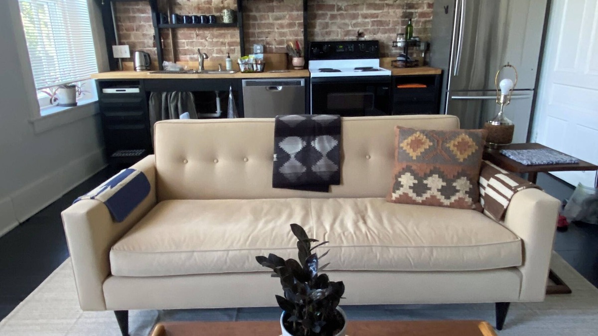 Fan District Apartment | Artful 1-bedroom Apartment in The Fan with Parking