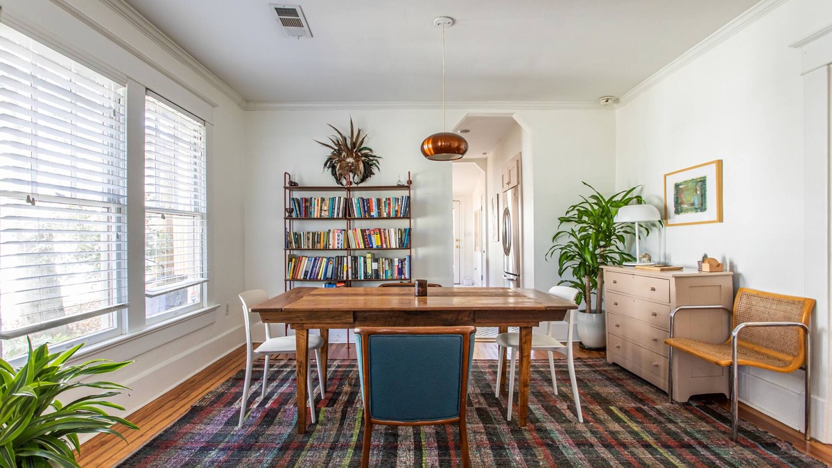 Oakhurst House | Artfully designed bungalow