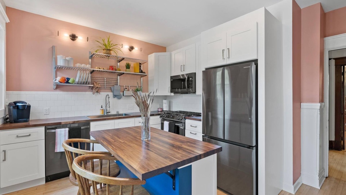 Fifth Ward House | Artfully Renovated space in Walker's Point. Milwaukee's Best Neighborhood.