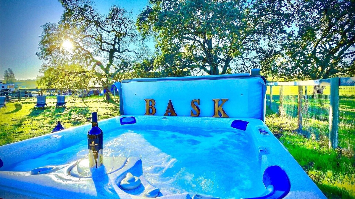 Sebastopol House | Artisan Boho, Equine Too, Farm Fresh Eggs, Spa, Vino & Views!