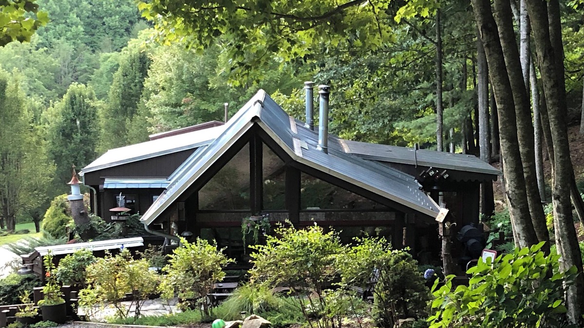 Bakersville House | Artisan Cabin on Houndhill