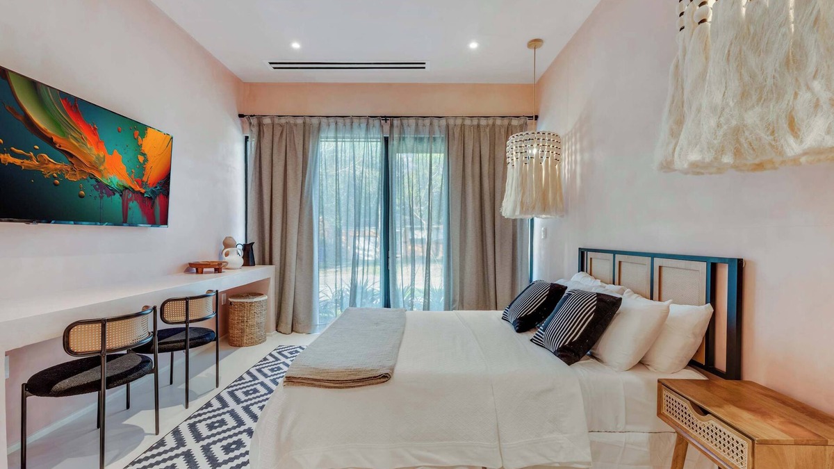 Bayside Historic District Apartment | Artisan Studio- Breakfast Nook by Design District