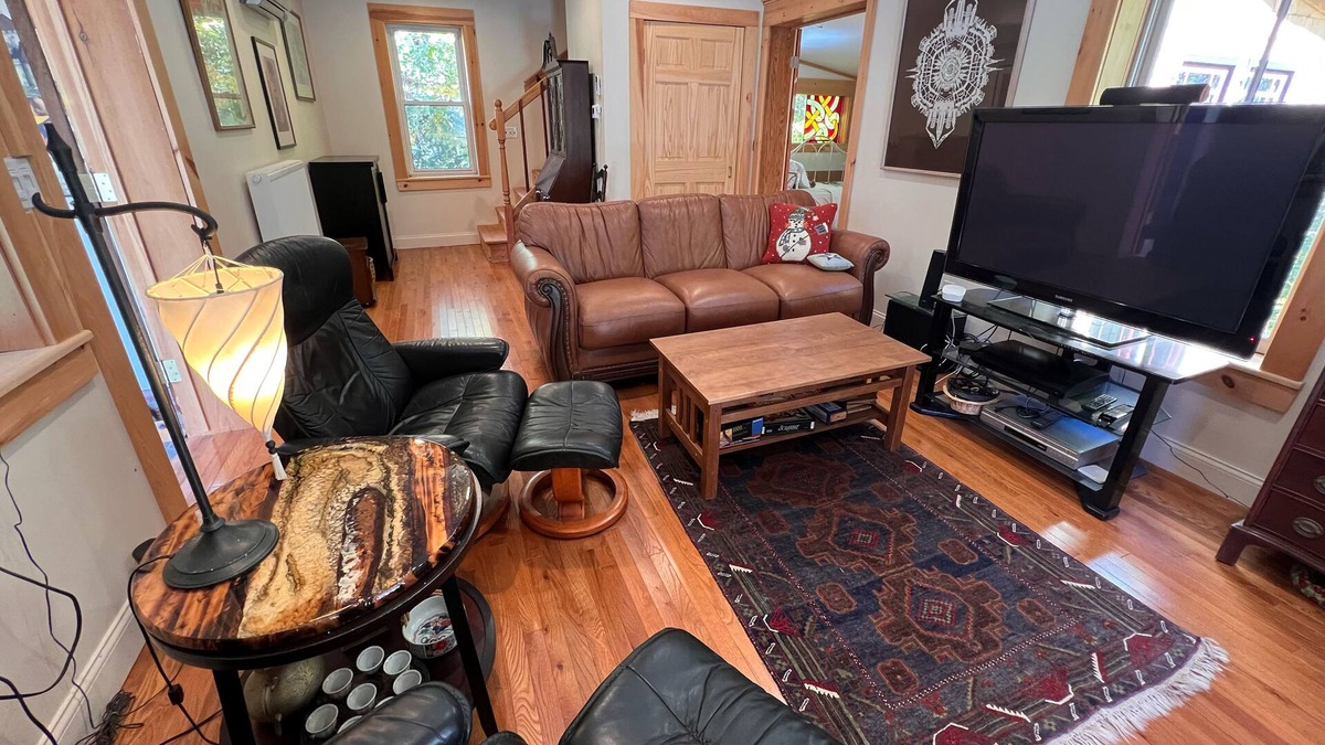 Sweden House | Artist-built home on 22 acres with ponds, woodlands, private hot tub, & firepit
