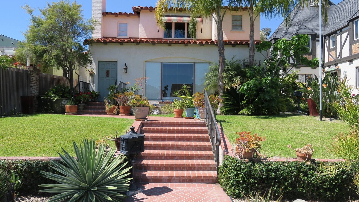 Coronado House | Artist Home in Coronado Village Includes cleaning!
