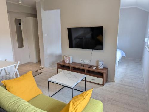 Kampor Apartment | Artist Studio