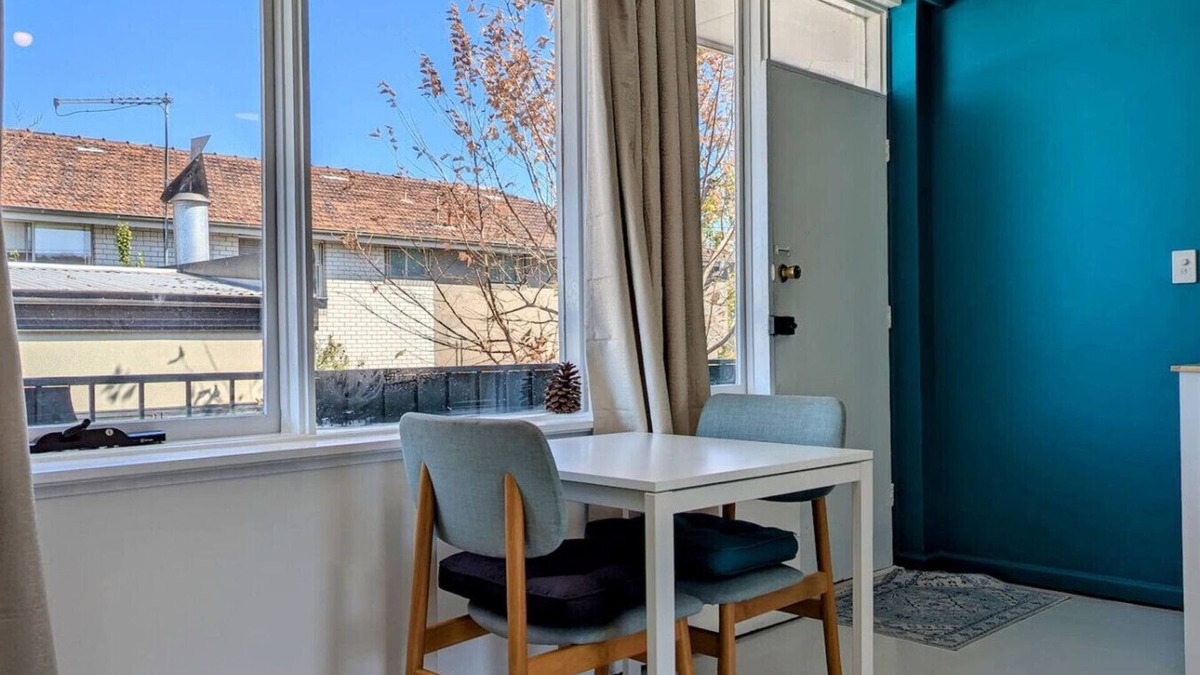 Fitzroy North Apartment | Artist’s Studio in Fitzroy North