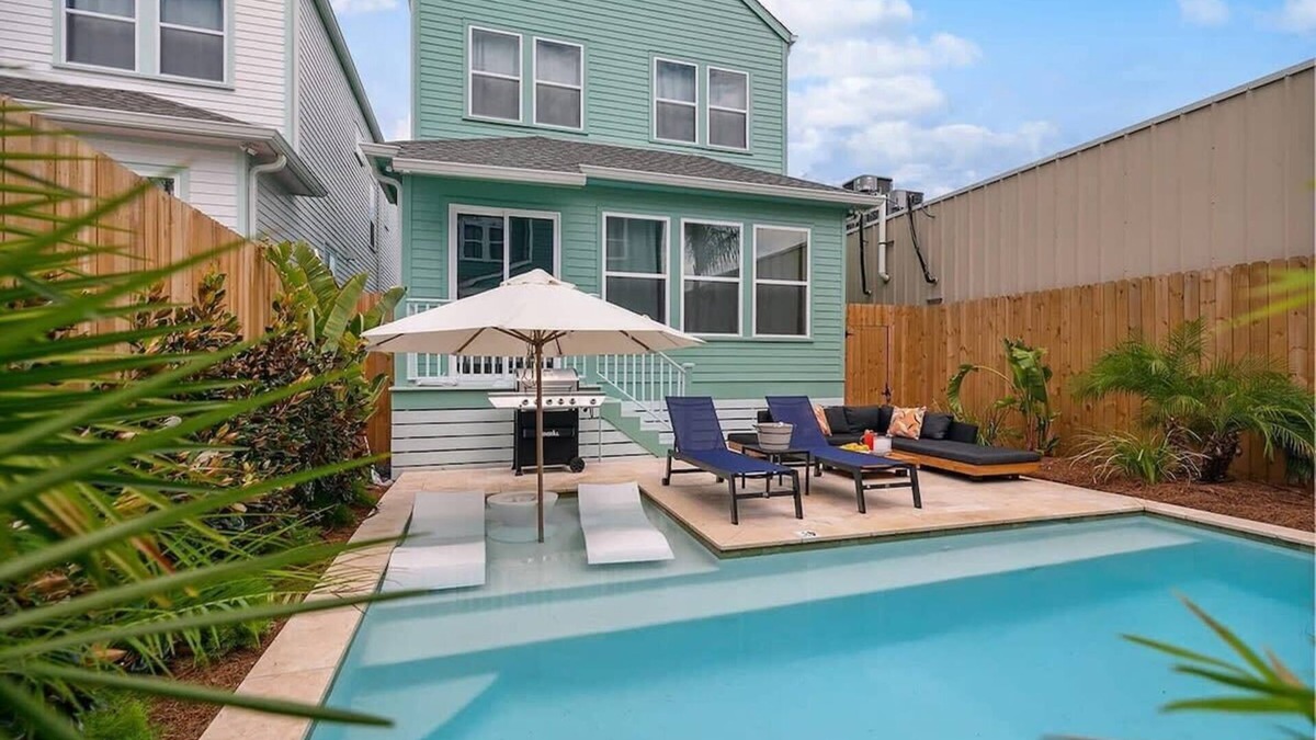 Bayou St. John House | Artsy & Tropical Oasis near FQ ~ Heated Pool ~ Pkg