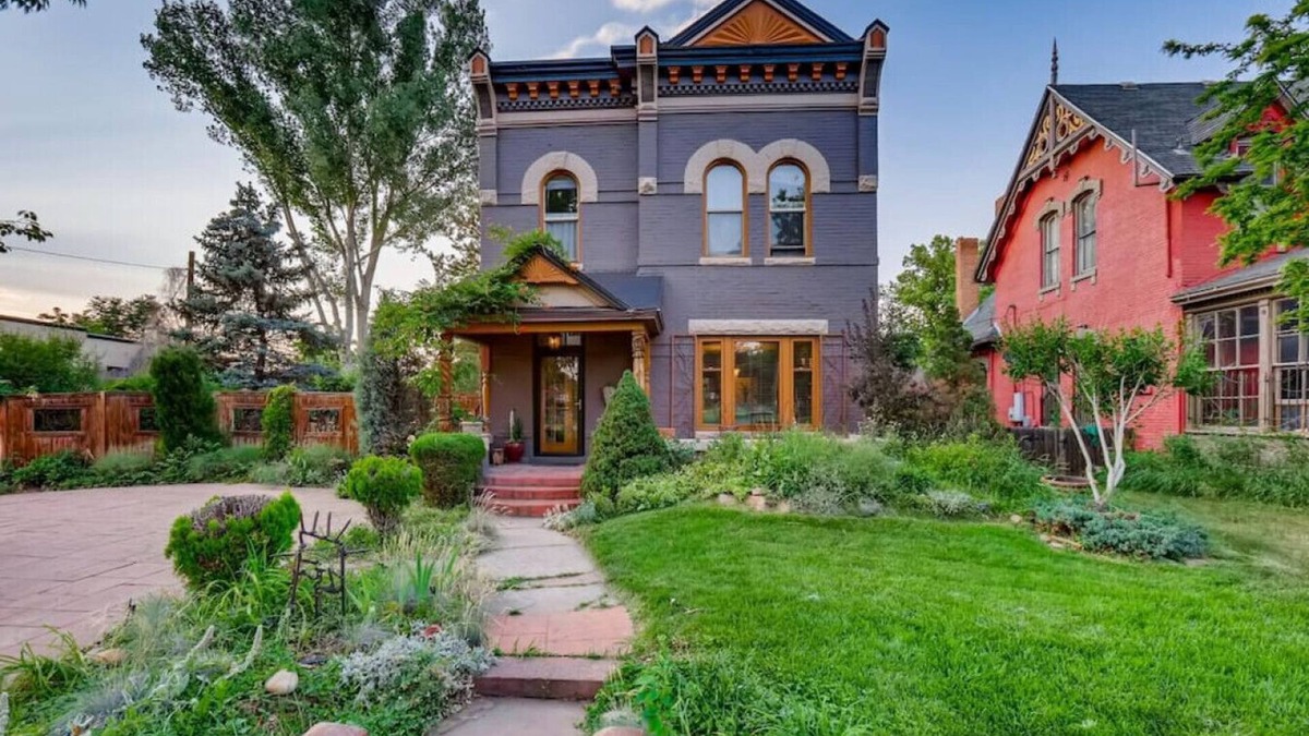 Whittier House | Artsy Victorian I Near RINO I Downtown