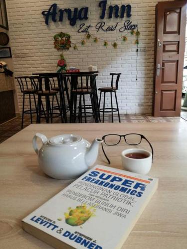 Pematangsiantar Bed & Breakfast | Arya Inn