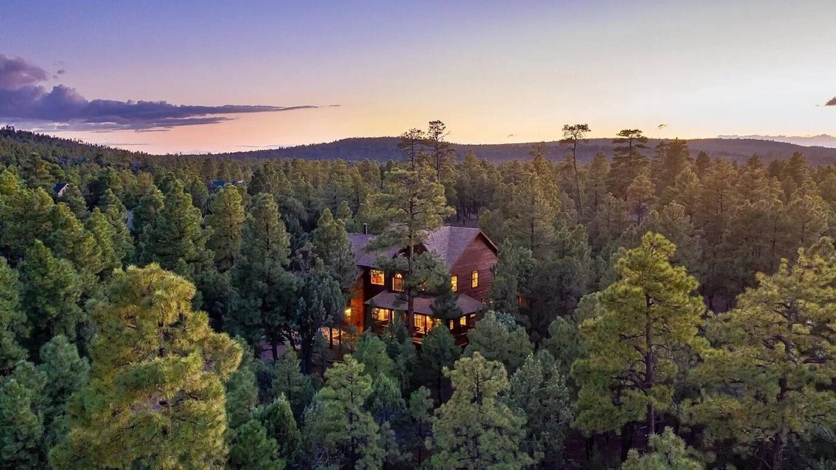Sierra Pines Cabin | As featured on HGTV's Log Cabin Living!