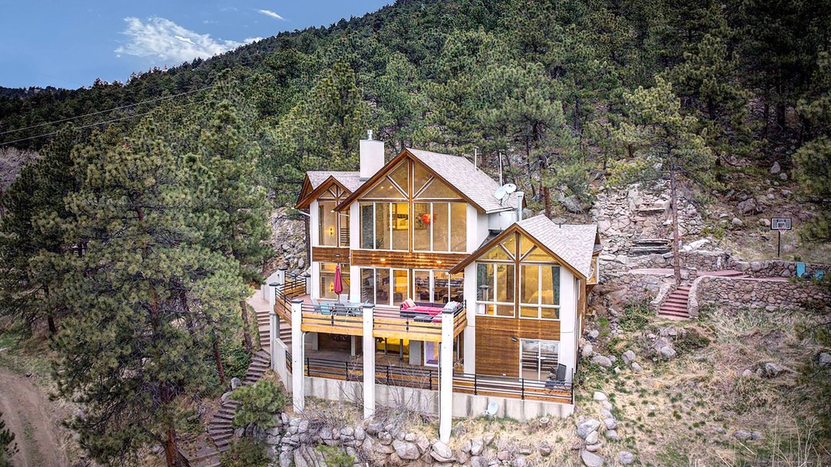 Boulder House | As Seen On TV: Boulder Mountain Retreat - 6 Bedroom, Walkable to Pearl, 2 acres