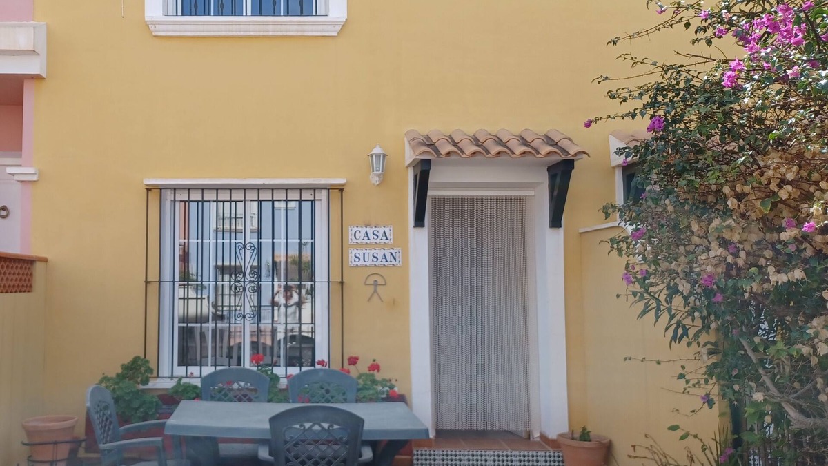 Pulpi House | As019 Captivating 3 bedroom House Casa Susan