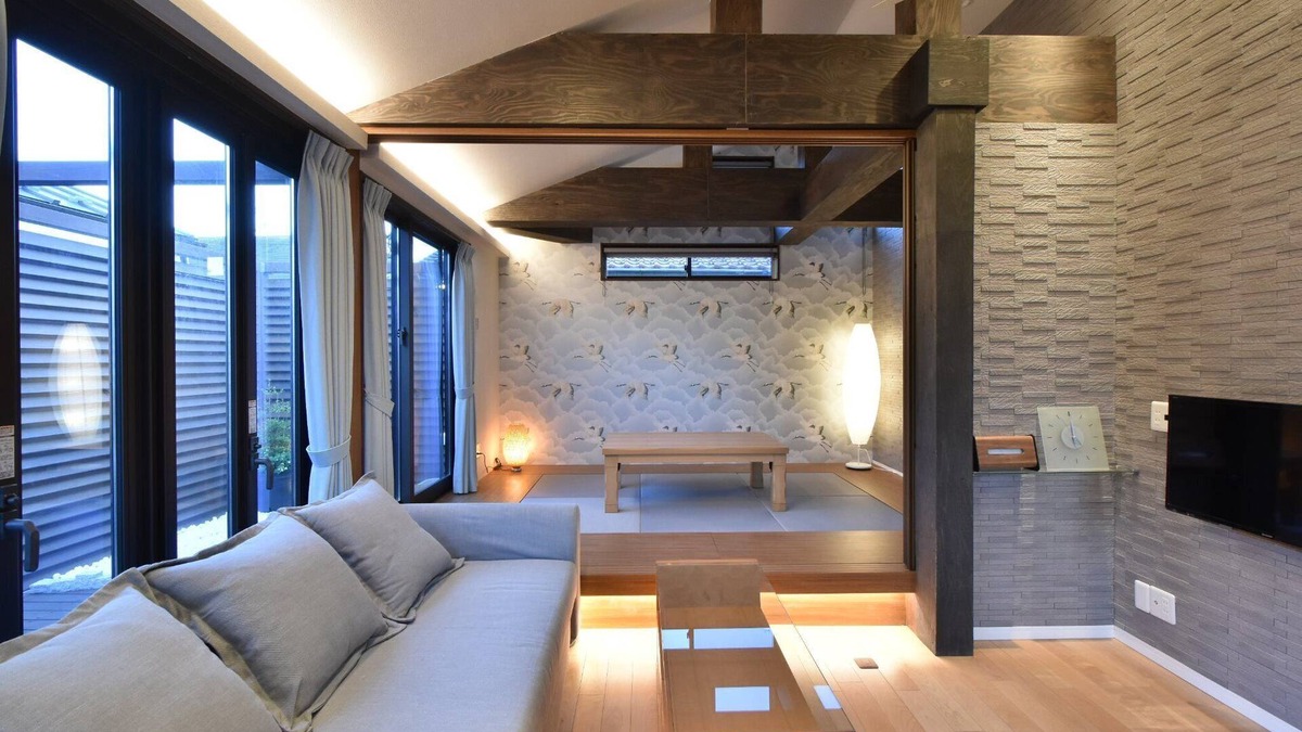 Higashiyotsugi House | ASAKUSA EAST Terrace with a small Japanese garden - ASAKUSA EAST HOUSE / Katsushika-ku Tokyo