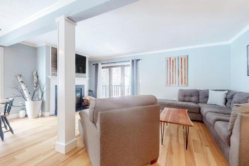 Brownsville Apartment | Ascutney Retreat