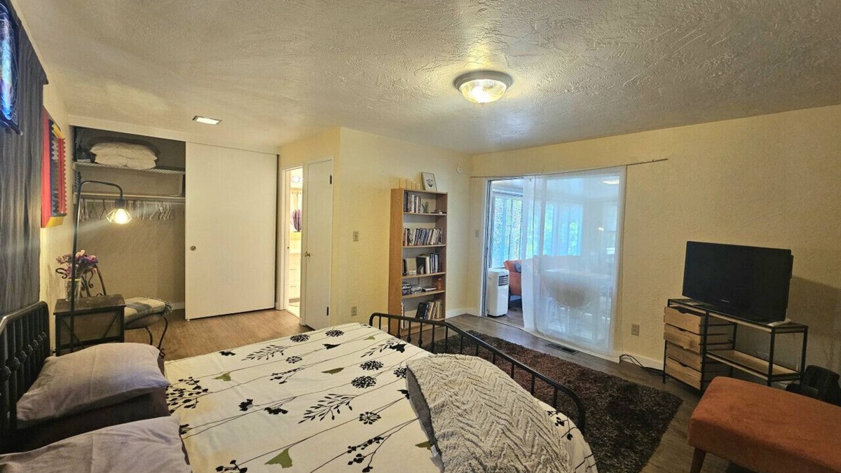 Siskiyou-Hargadine Historic District House | Ashland Garden Cottage