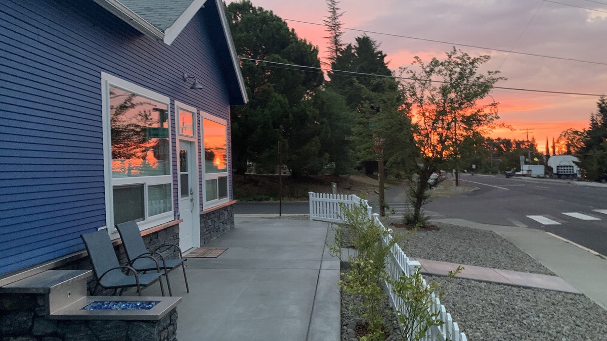 Ashland Cottage | Ashland's Mountain View Vacation Rental.