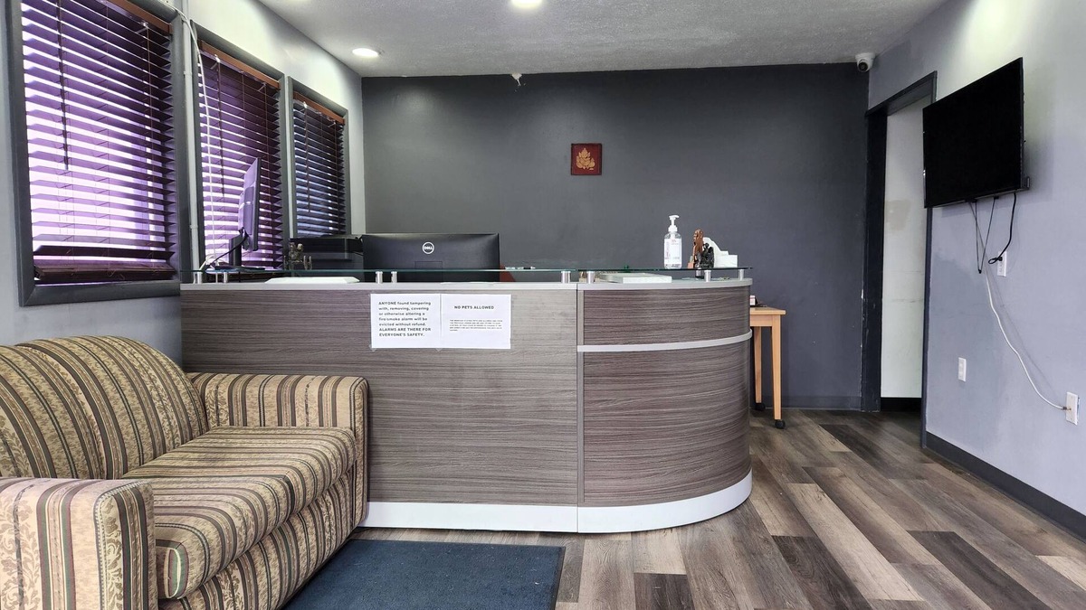 Plainfield Hotel | Ashley Motel