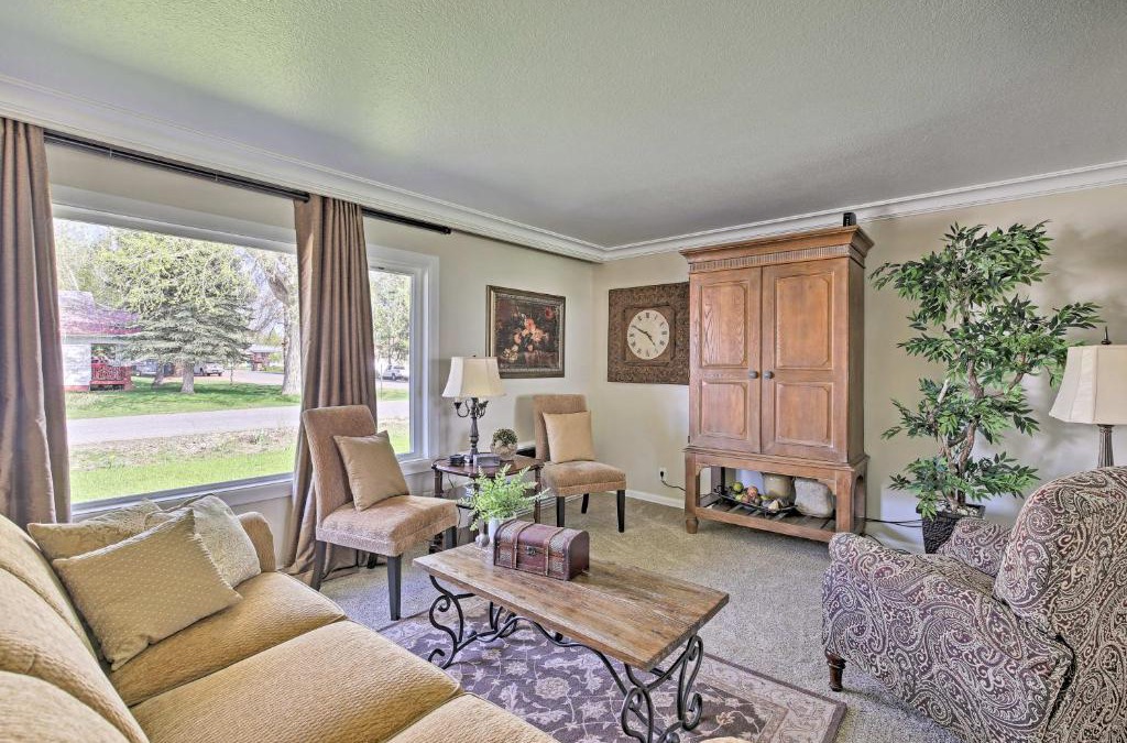 Ashton House | Ashton Escape with Yard 56 Mi to West Yellowstone!