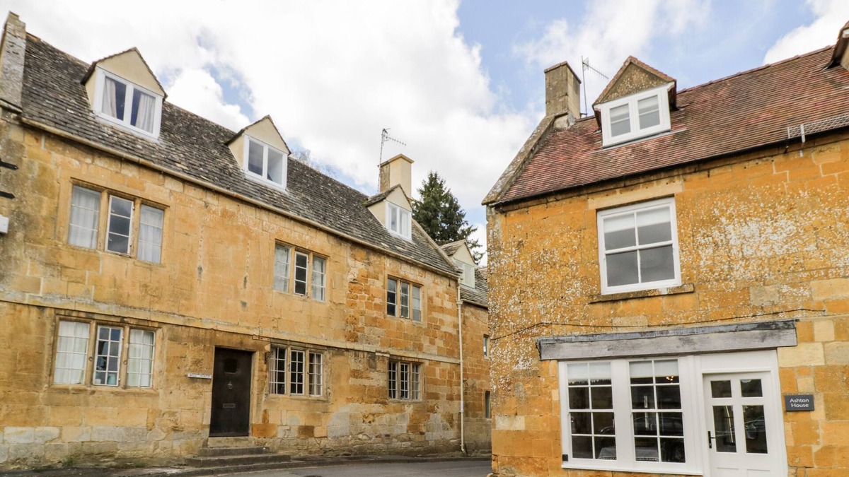 Blockley House | ASHTON HOUSE, pet friendly, character holiday cottage in Blockley