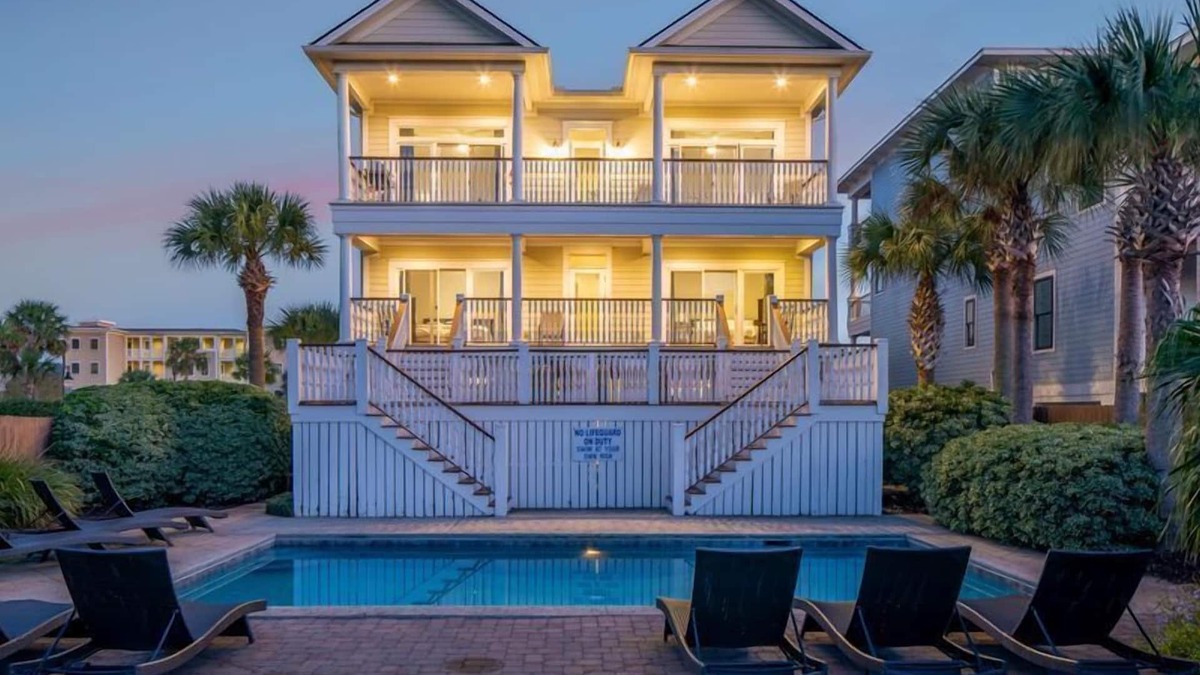 Isle of Palms House | Ask @ Discounts! 🌴 'Palm Manor' by Exclusive Properties ~ Pool, Elevator, Views