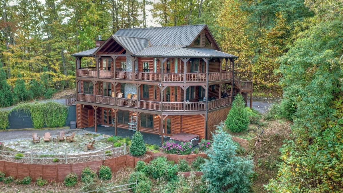 Raccoon Ridge Cabin | Aska Ridge Lodge | Hot Tub | MTN Views | Pool Table |