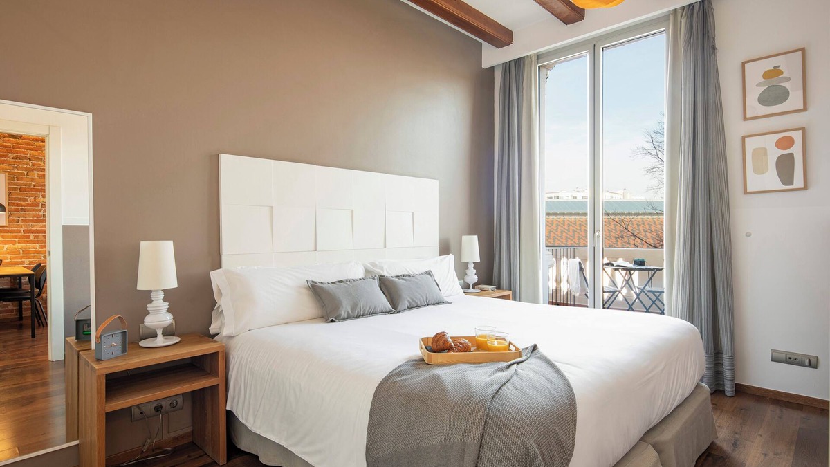 Sant Antoni Apartment | Aspasios Market Balconies