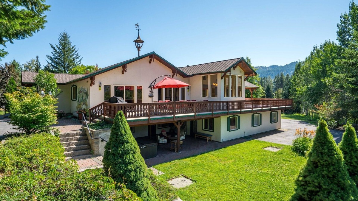 Leavenworth House | Aspen Meadow Retreat - Large Home with Views