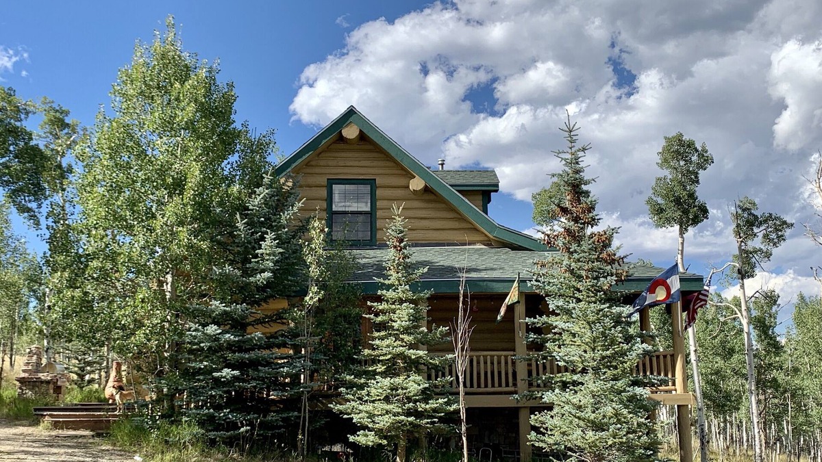 Michigan Hill Cabin | Aspen Sunset Log Cabin - surrounded by aspen trees & gorgeous views