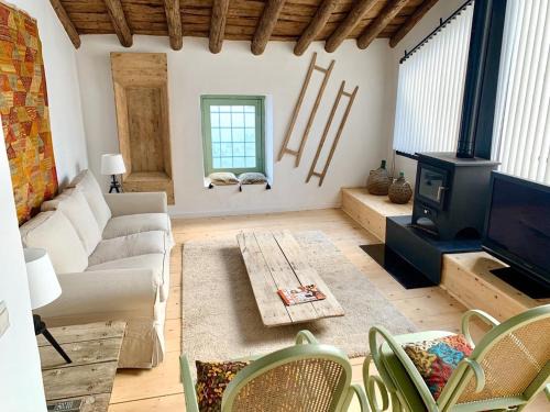 Galera House | Astarte House Up